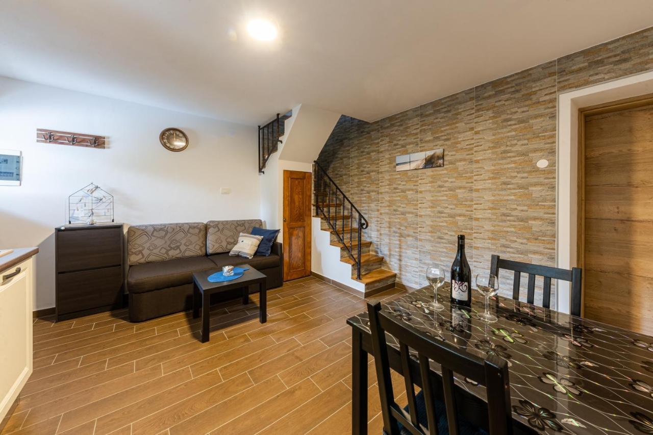 Apartments Gea Lucija Bagian luar foto