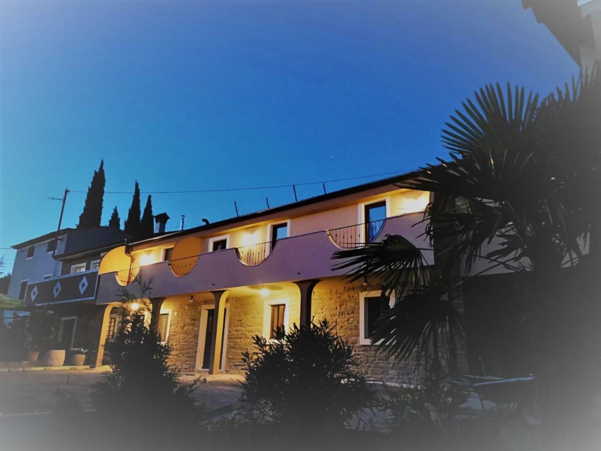 Apartments Gea Lucija Bagian luar foto