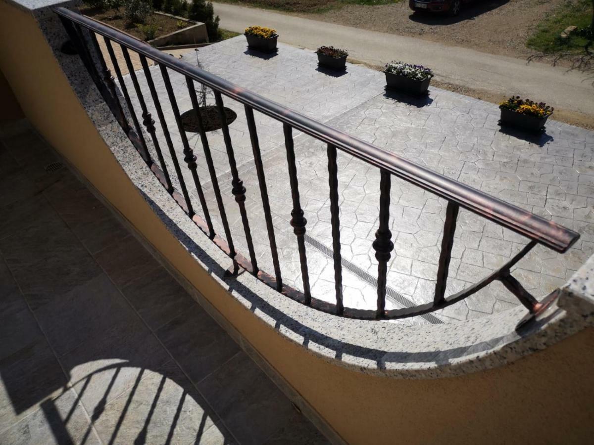 Apartments Gea Lucija Bagian luar foto