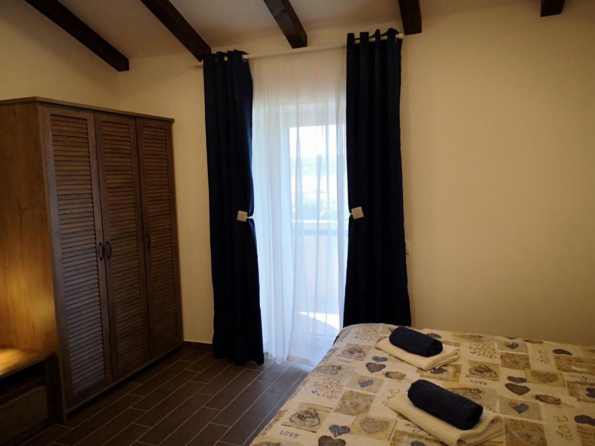 Apartments Gea Lucija Bagian luar foto