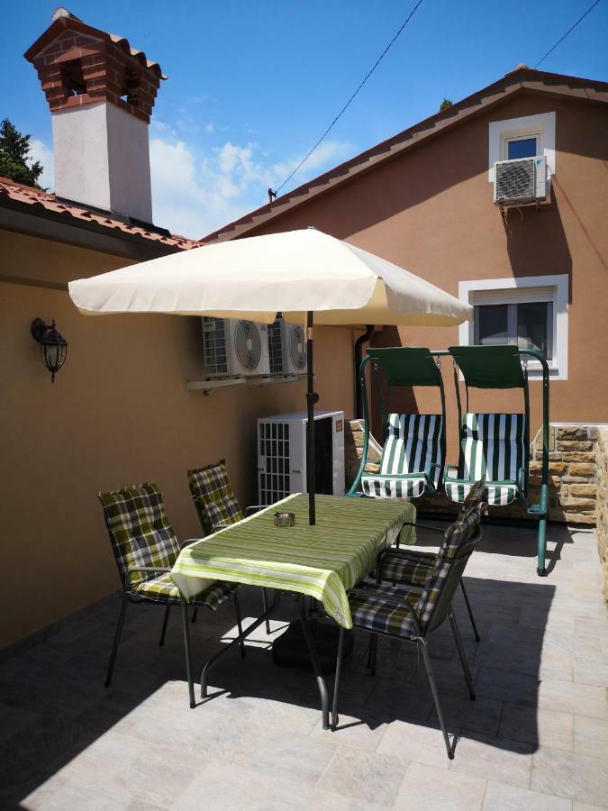 Apartments Gea Lucija Bagian luar foto